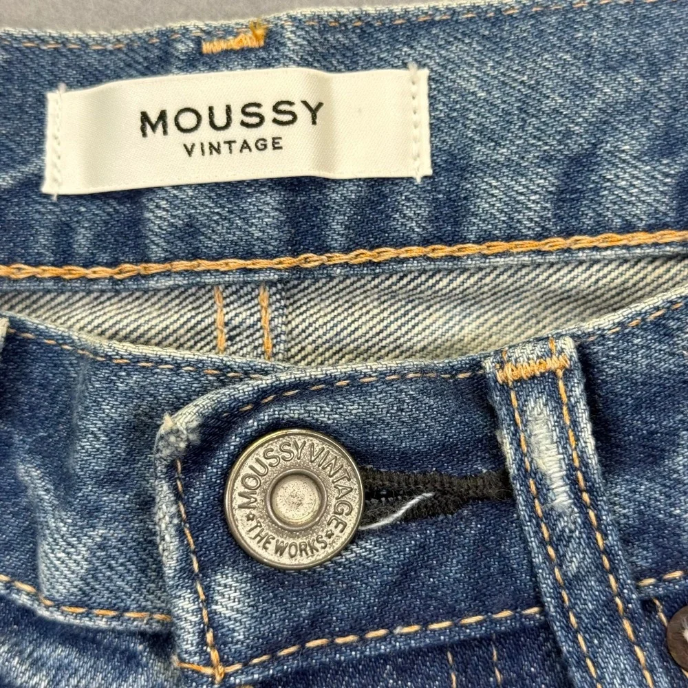 Moussy Vintage Slim Straight Distressed Medium Wash Button Fly Jeans Size 25